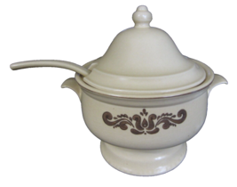 Pfaltzgraff Village Pattern Large Lidded Soup Tureen With Ladle 6-160 - £23.32 GBP