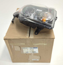 New OEM Genuine Ford Headlight Head Lamp 2009-2012 Escape 9L8Z-13008-A damaged  - £50.60 GBP