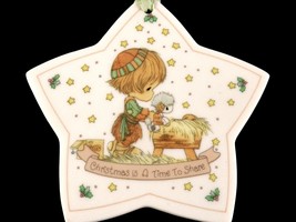 &quot;Christmas Is A Time To Share&quot;, Precious Moments Porcelain Star Ornament #PMJ-22 - £5.34 GBP