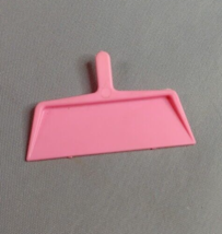 1970 Mattel Pink Barbie Dust Pan Fashion Doll Accessory Vintage Made in USA - $9.85