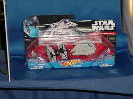 Hot Wheels Die Cast Star Wars The Fighter Vs. Millennium Falcon Disney - £7.77 GBP