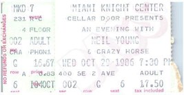 1986 Neil Giovane Crazy Horse Concerto Ticket Stub Miami Fl Atterraggio Su Acqua - £39.41 GBP