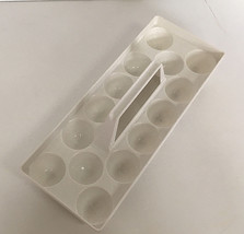 Vintage retro 14 egg holder storage bin organizer with handle white color  - $373.19 MXN
