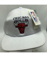 Vintage Chicago Bulls White Strap back Hat  NBA Basketball Jordan - £27.10 GBP