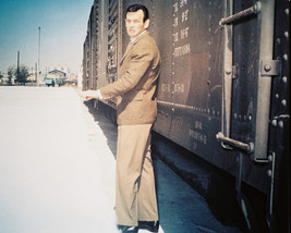 The Fugitive David Janssen 16x20 Canvas Giclee about to board freight train - £54.05 GBP