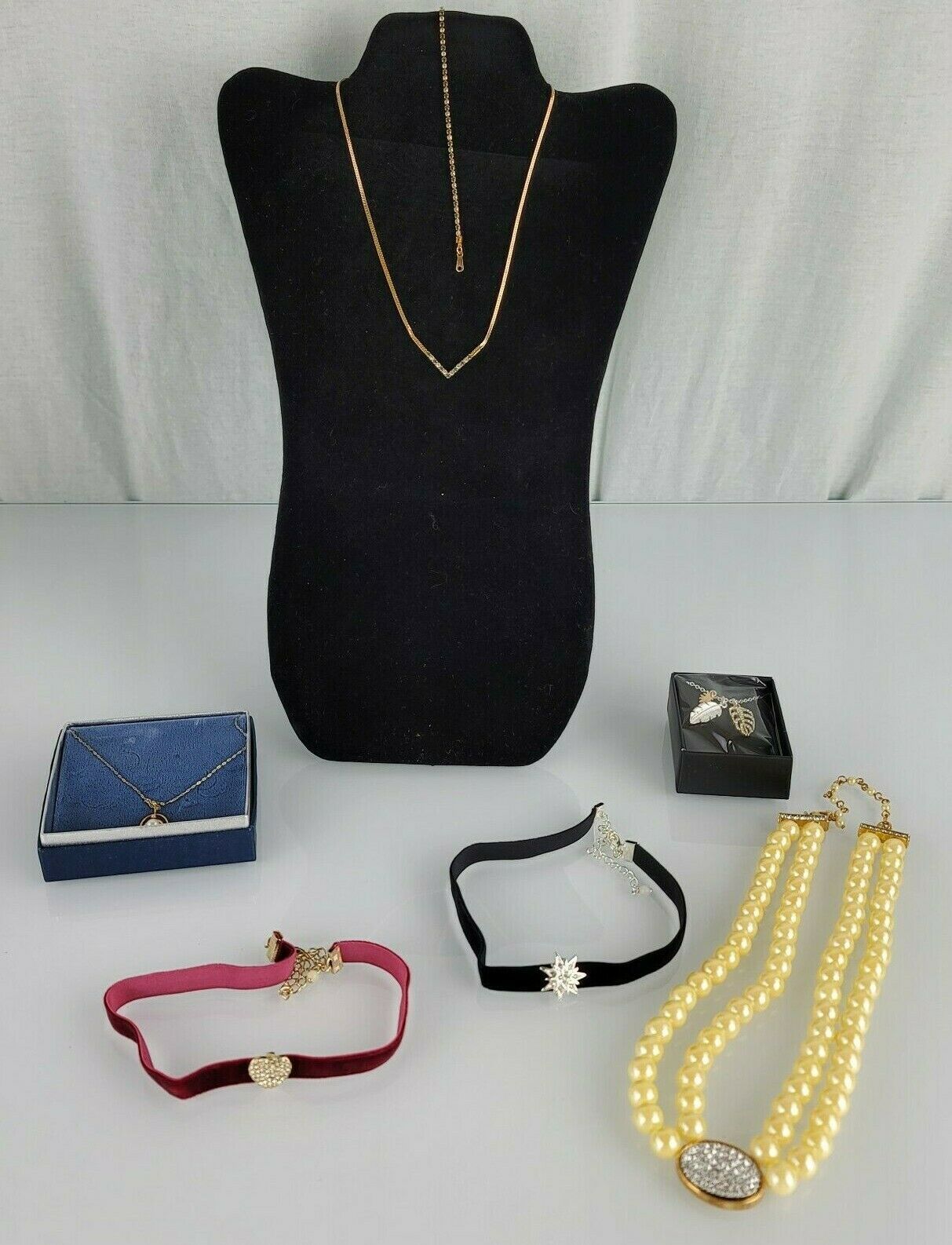 Primary image for Avon Costume Jewelry Necklace Set Lot Velvet Choker Palm Leaf Pendant Collection