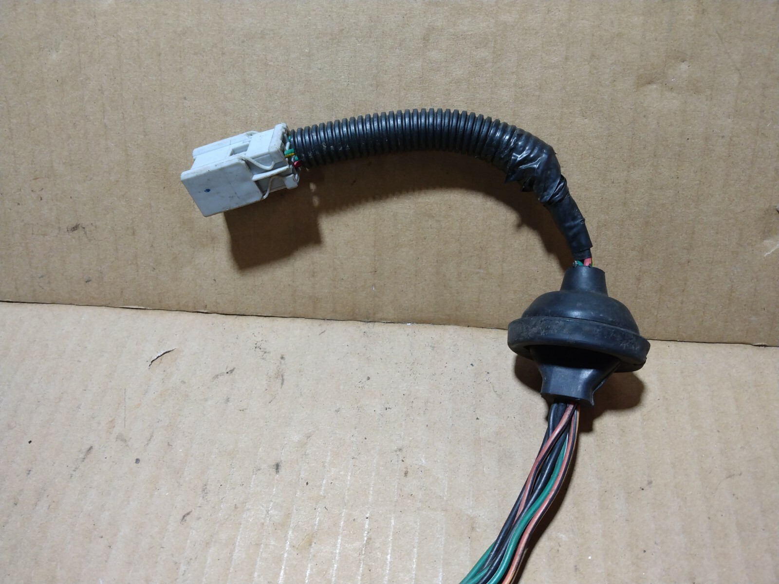 02 03 04 05 Honda CRV Passenger Right Side Tail Light Wire Socket Harness OEM Item image 3