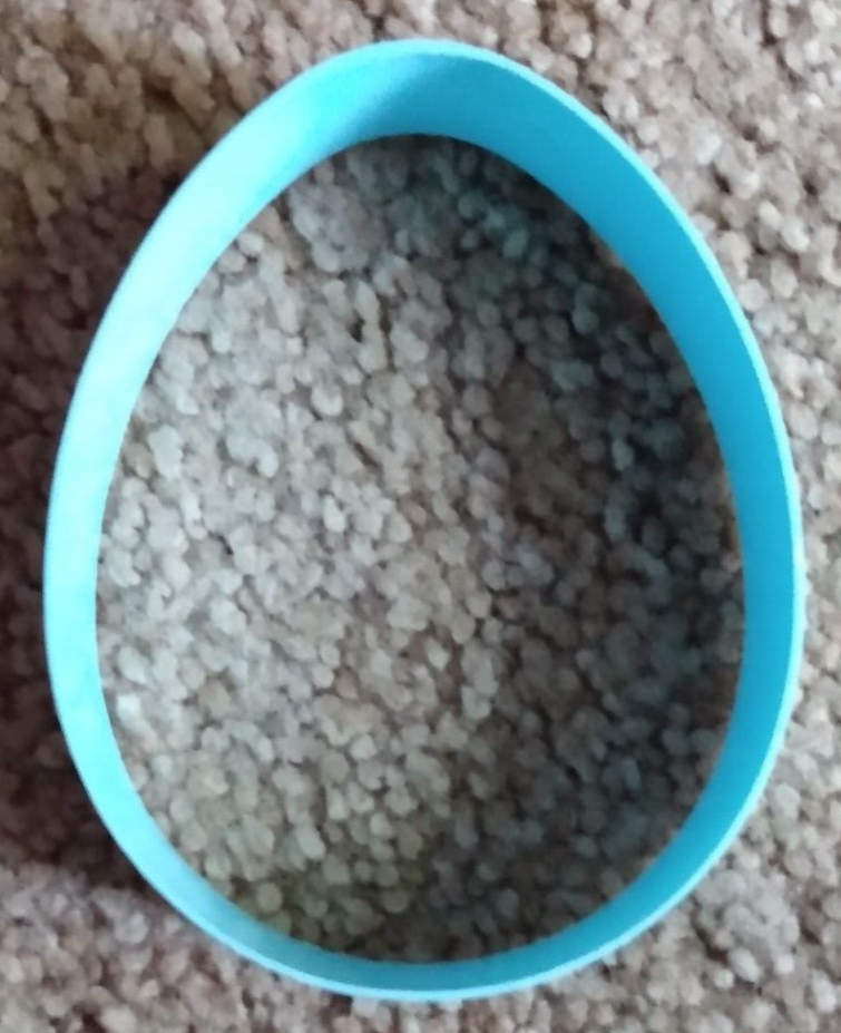 Vintage Thick Cookie Cutter - Easter Egg Child Party Farm - $1.25