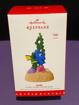2016 Hallmark Keepsake Ornament Dory Disney Pixar Finding Dory MAGIC Sound - £7.93 GBP