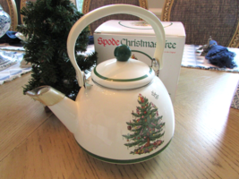 Spode Christmas Tree Tea Kettle 2.5 quart Porcelain Enamel on Steel with Box - $29.65