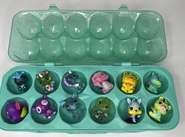 Blue Hatchimals collEGGtibles 12 pack egg carton case With Figures - $90.59 MXN