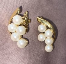 Vintage Clip Earrings Gold With White Pearls 1.25” H - £5.20 GBP