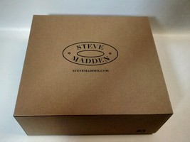 Steve Madden-Gift Boots box---New 14&quot; tall 13&quot; wide 6&quot; deep - $133.67 MXN
