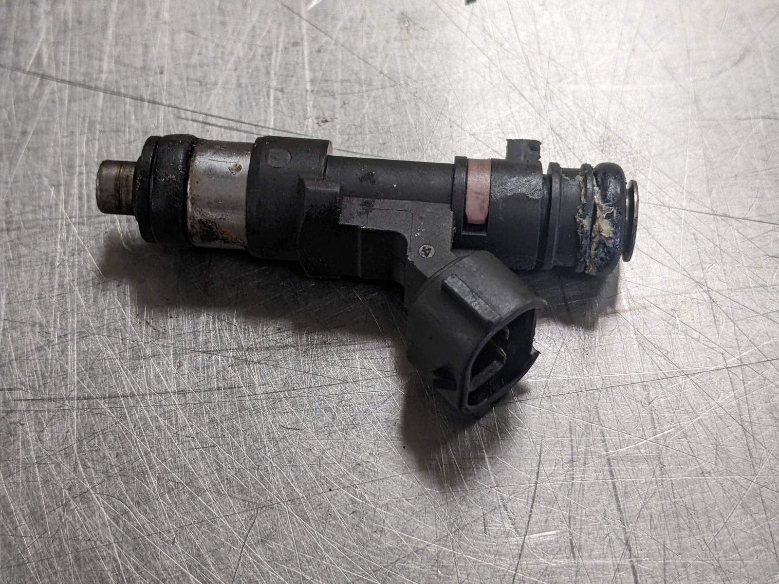 Fuel Injector Single For 05-15 Nissan Xterra  4.0 166007S00A 4WD Item image 2