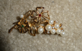 Vintage Gold Tone Metal with Rhinestone Pearls Flower Brooch 2 3/4&quot; Wide - £15.27 GBP