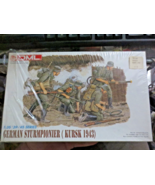 Dragon DML WWII German Sturmpionier Figure Model Kit 1/35 sealed parts - $9.49