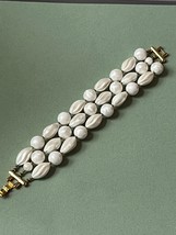 Vintage Trifari Signed Wide Triple Strand Pearly White Round &amp; Ridged Barrel Bea - £22.99 GBP