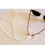 Pearl Eyeglass Leash, White Eyeglasses Chain, Beaded Lanyard - £11.85 GBP