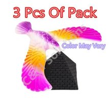 Amazing Balancing Bird with Triangle Stand -C&amp;H Solutions (Color May Var... - $182.47 MXN