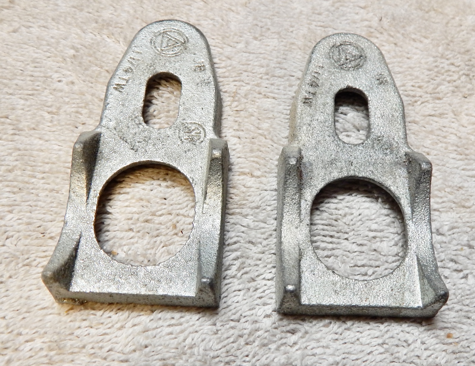1&quot; Conduit Clamp Backs 2 each Malleable Iron Spacer 2 Hole NOS USA 254Z - $4.49