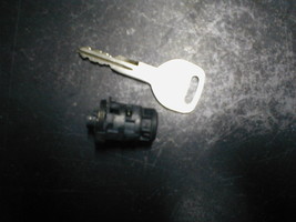 1996-2000 HONDA CIVIC KEY AND DOOR LOCK CYLINDER FITS DRIVERS SIDE - $18.81