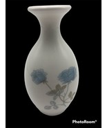 WEDGWOOD Bone China - ICE ROSE -Blue Flowers Pattern White Vase - 5&quot; Siz... - £10.95 GBP