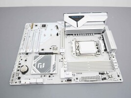 GIGABYTE B850 EAGLE WF7 ICE AM5 AMD B850 ATX Motherboard image 5