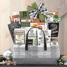 The Connoisseur: Gourmet Gift Basket - $2,603.81 MXN