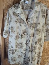 In Moda Size 24 Beige Button Up Short Sleeve Shirt - $16.13