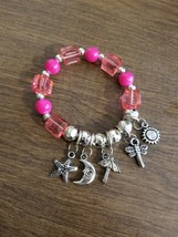 Pink Beads Stretch Bracelet Silvertone SUN/MOON/STARFISH/ETC Charms 7&quot; Z3/ - £5.45 GBP