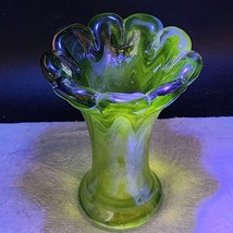 Vintage Art Glass Tulip Vase, Hand-Blown Jade Emerald Green Ombre, 6” Unmarked - £18.00 GBP