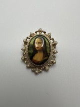 Vintage Sarah Coventry Mona Lisa Art Painting Brooch 4cm BB15 - $19.80