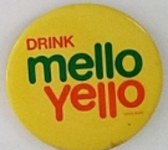 Drink MELLO YELLO 2-1/4&quot; Pinback Button, Vintage - £7.03 GBP