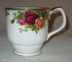 VINTAGE Old Country Rose Mug / COFFEE Cup by ROYAL ALBERT ENGLAND - £23.77 GBP