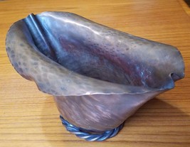 Arts &amp; Crafts Copper Floral Shape Vase Craftsman Studios Hand Made Lagun... - £30.85 GBP