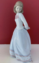 NEW IN BOX LLADRO # 6754 &quot;SWEET AND SHY&quot; GIRL W/FLOWER PORCELAIN FIGURIN... - £176.98 GBP