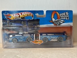 Hot Wheels 2010 - Bendy Bus - V0146 - NIP - $16.75
