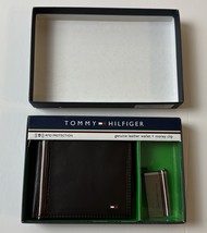 Tommy Hilfiger Men&#39;s Brown Voyageurs Passcase Wallet W/Money Clip - £21.64 GBP