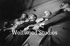 Martin Luther King Jr. Locking arms with his Brothers B&amp;W Vintage 8x10 P... - $8.90