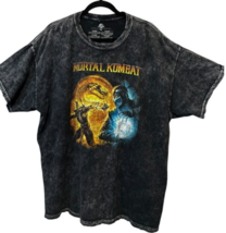 Mortal Kombat men&#39;s distressed charcoal grey t-shirt size XL - $416.68 MXN