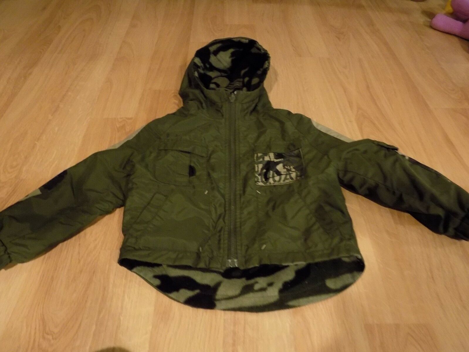 Size Medium 5-6 Arizona Green Camouflage Reversible Windbreaker Fleece Jacket - $22.00
