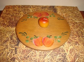 Handpainted Longaberger Woodcrafted Lid With Apple Knob - $14.99