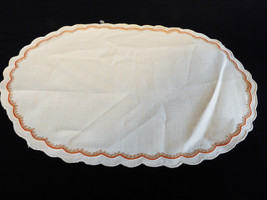 VTG Ecru Cotton linen Table runner oval decorative 17.5&quot; x 11.75&quot; - £12.65 GBP