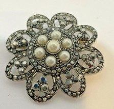 Vintage Silver Tone Flower Brooch Rhinestones Pearl Beads Costume Jewelr... - £13.23 GBP