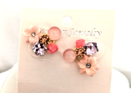 NEW Fashion Jewelry Women&#39;s Stud  Earrings Pastel Colors Acrylic Flower Crystal - £9.49 GBP