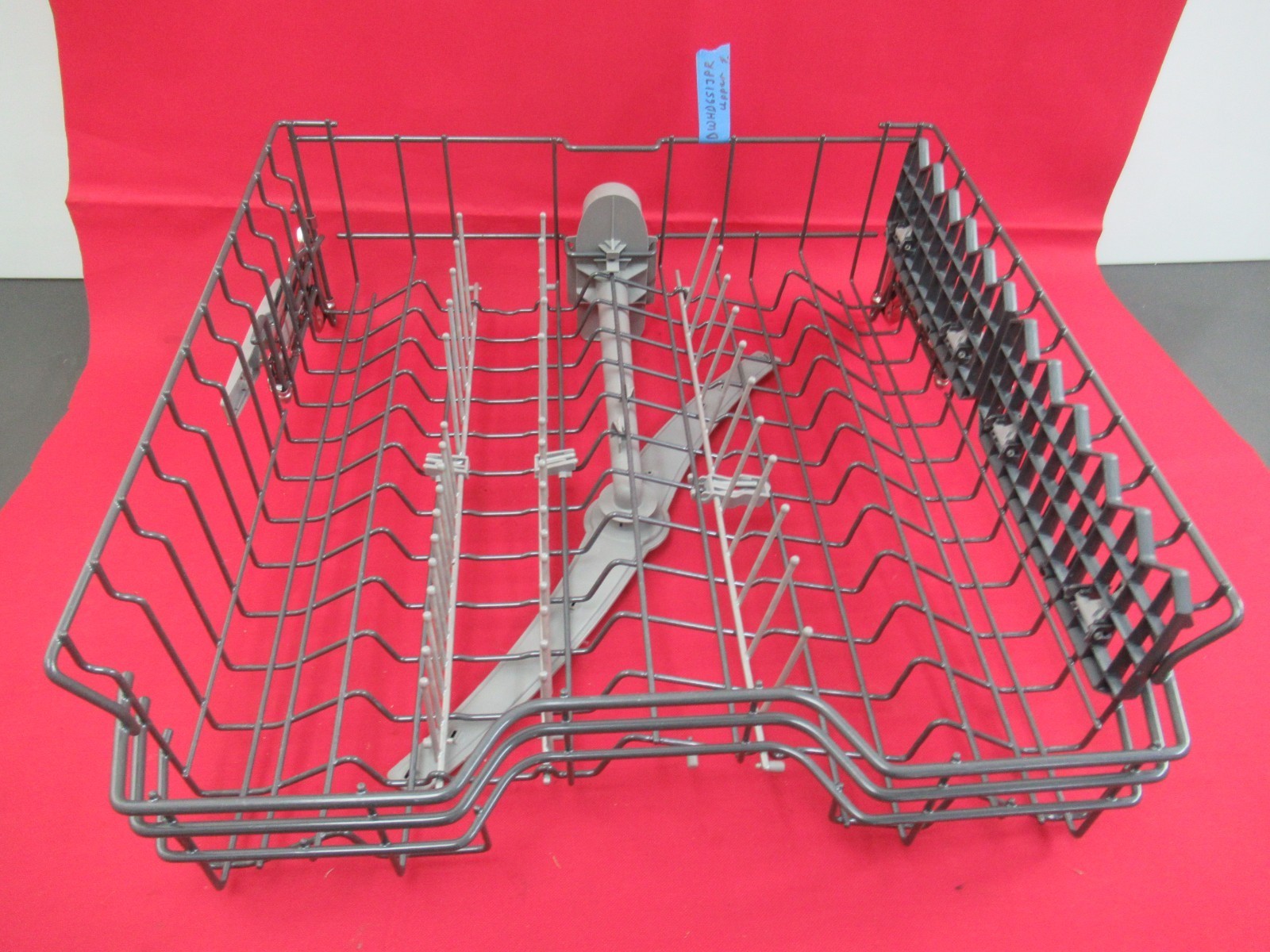 Thermador Dishwasher Model DWHD651JPR Upper Rack, No Rust - $162.24