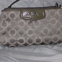 Coach Madison Wristlet Grey w/ pink interior - £48.41 GBP