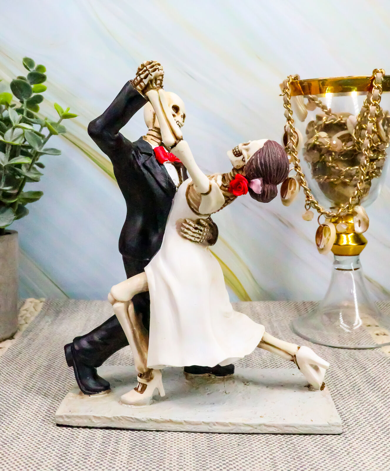 Primary image for Skeleton Wedding Couple Dancing Day of the Dead Dia de Los Muertos Figurine