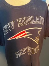T-shirt Football Sports Men&#39;s L New England Patriots NFL Logo Emblem 100% Cotton - £18.55 GBP