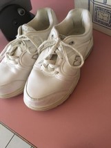 New Balance White Sneakers Size 8 - $15.94